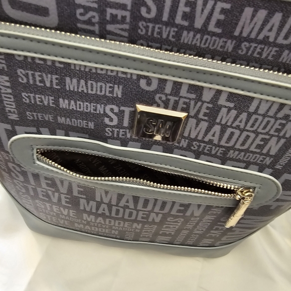 Steve Madden Backback Style Bag or Purse *RARE* Includes Extra Pouch **NWT** - Picture 9 of 10